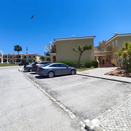 Apartment 1d Areias De Porches, Pool & A/c - Casas & Papeis