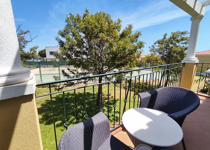 1d Areias De Porches, Pool & A/c - Casas & Papeis Apartment *