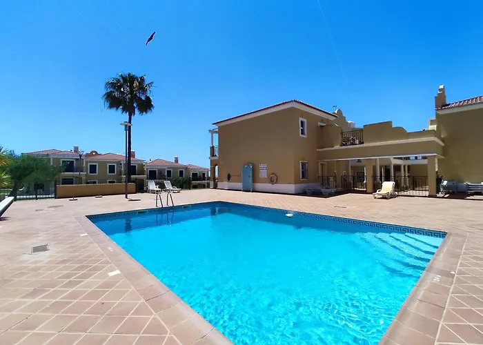 1d Areias De Porches, Pool & A/c - Casas & Papeis Apartment *
